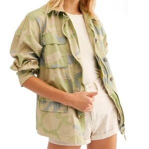 FREE PEOPLE Lead The Way Lightweight Camo Utility Jacket Size S NEW